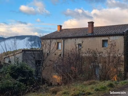 propriété en pierre au cœur de l'ardèche