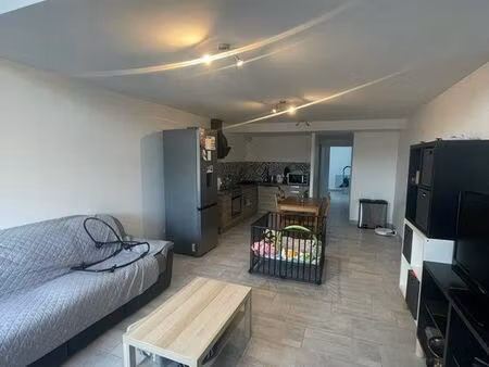 maison pavillon logement f4 t4 avec cour et parking devant