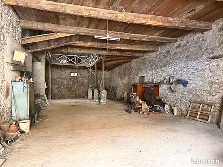 bâtiment 1 pièce 182 m²