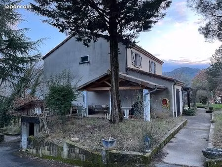 maison à rénover avec grand jardin et piscine - fort potentiel - rompon
