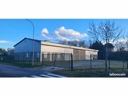 location hangar