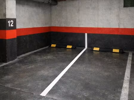 loue 2 places pour moto