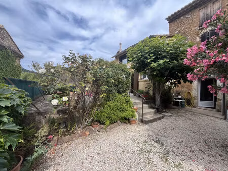 location maison 3 pièces 85 m² à saint-victor-la-coste (30290)