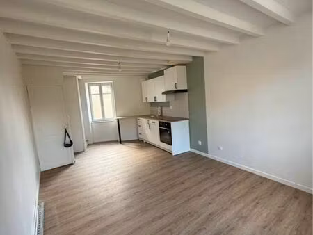 ◊maison de ville – disponible rapidement – barbezieux-saint-hilaire