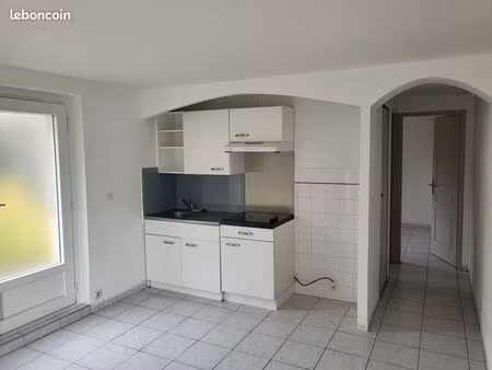 f2 jardin centre village charmes sur rhône