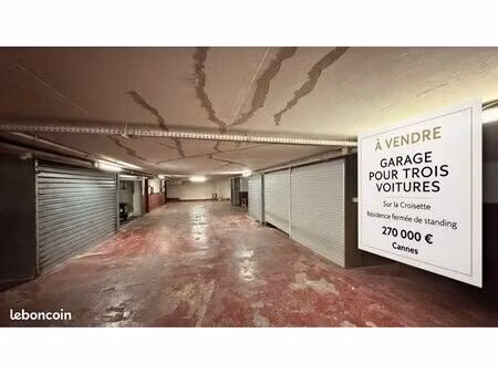 box pour trois voitures début croisette