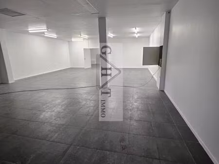 local d'activite 215 m²
