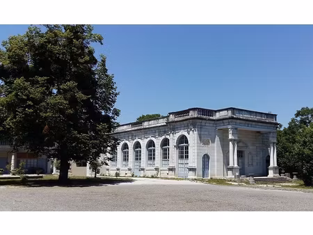 l'orangerie de lassus à montréjeau 3052 m² utiles développés