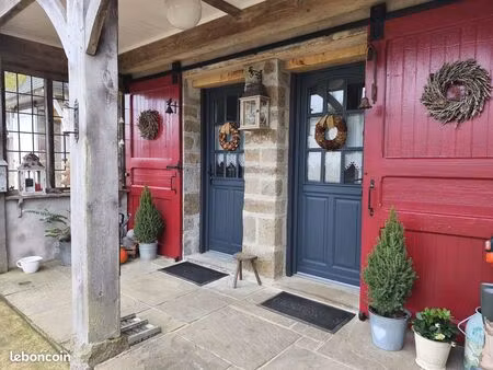 ensemble immobilier composé d'une maison d'habitation  d'un gîte et de plusieurs dépendanc