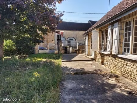 maison à melisey (89)