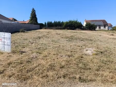 à vendre – terrain viabilisé de 1 352 m² à looze proche joigny