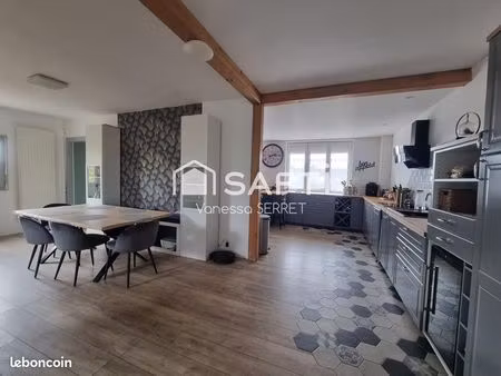 propriété 4 pièces 175 m²