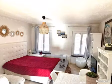 grand studio traversant à 2 pas des barques