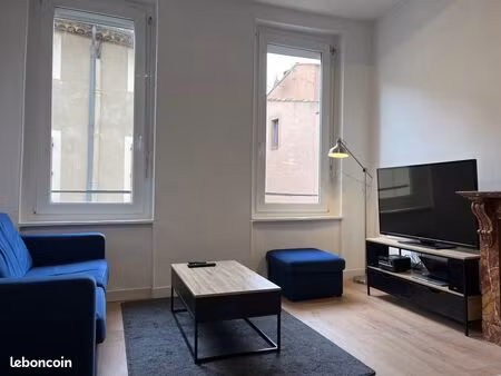 t2 36m² traversant meublé - place des 4 fontaines