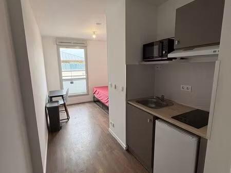studio 17m2 avec balcon - 8min à pied ligne 11 et rer e