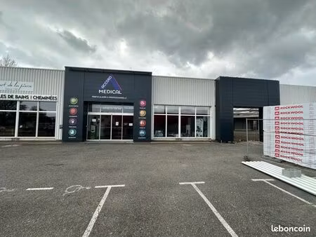 local commercial 250m2