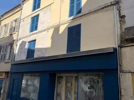 local commercial 150 m² environ au centre de tonnerre