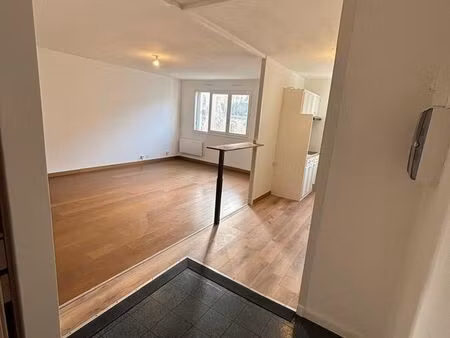 superbe 3 pièces refait à neuf — parking — centre-ville sannois — lumineux — calme