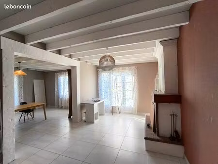 château 5 pièces 98 m²