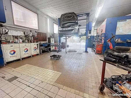 commerce autos 1 453 m²