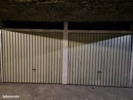 ? 2 box fermés à louer – 100 / mois – évry courcouronnes
