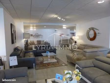 local commercial 575 m² cannes