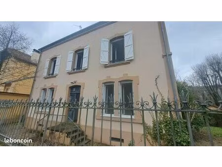 maison 8 pièces 232 m²
