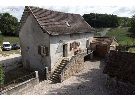 corps de ferme rénové + dépendances - terrain constructible - 5 min villefranche-de-rouerg