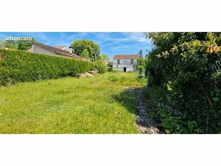 bâtiment 1 pièce 55 m²