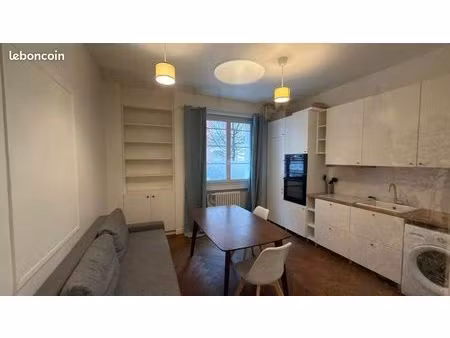 location meublee pièces 1090 euros charges comprises