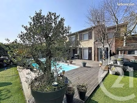 maison 6 pièces 132 m²