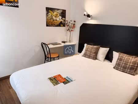 maison 23 pièces 873 m²