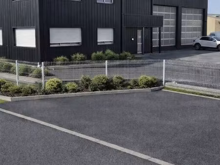 locaux tertiaire / bureaux / dépôt / parking