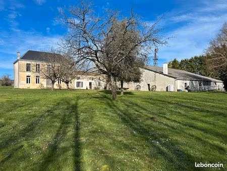 maison de trois chambres avec annexe et terrain - fort potentiel d’activité
