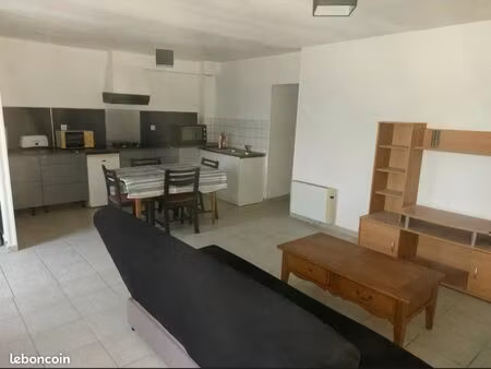 loue t2 meublé rez de chaussé