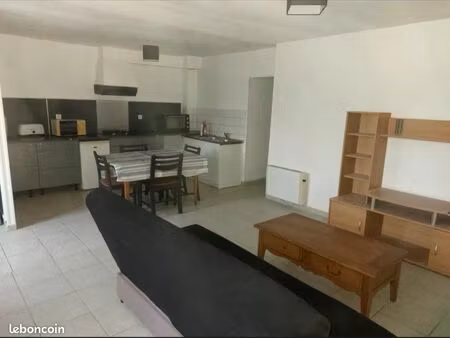 loue t2 meublé rez de chaussée