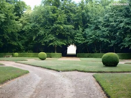 dans l'enceinte d'un chateau ismh (77710) à 20 mns gare montereau (77130)