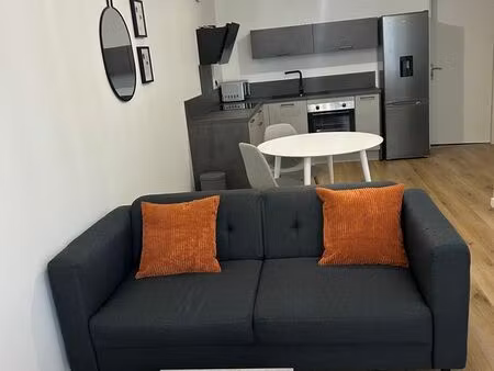 particulier loue beau t2 centre ville