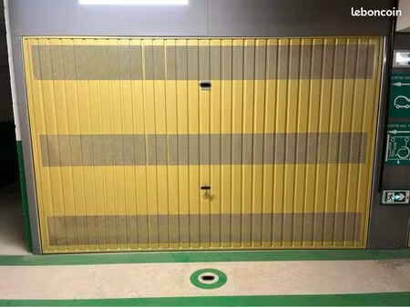 grand garage neuf sécurisé juan les pins