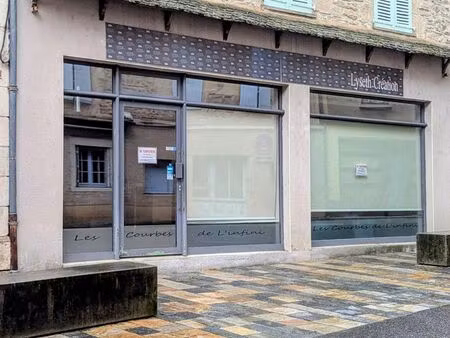 local commercial a louer centre ville estaing