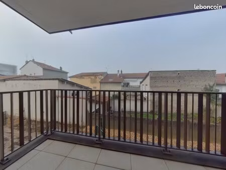 appartement t2 de 50m2 avec terrasse