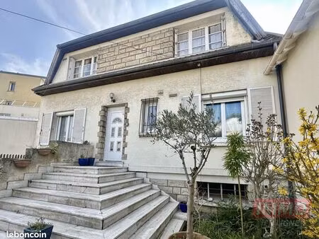 maison 7 pièces 189 m²