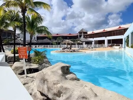 opportunité investisseur  -studio 19m2 proche piscine et plage-résidence manganao  saint-f