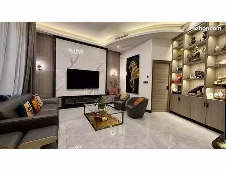 loft/atelier/surface 6 pièces 120 m²