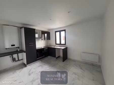 immeuble 5 pièces 324 m²