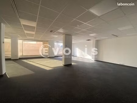 bureaux 148 m²
