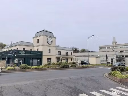 boutique 820 m² le blanc mesnil