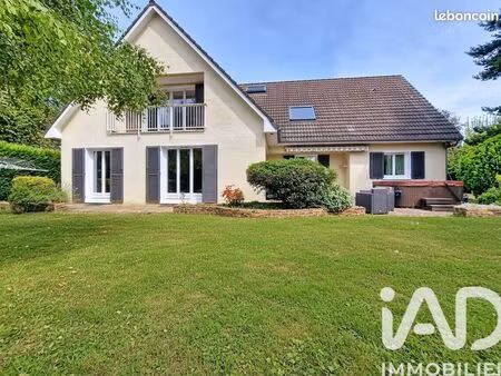 maison 8 pièces 235 m²