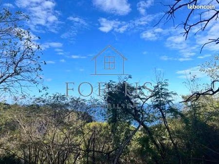 terrain 1 096 m² bouillante