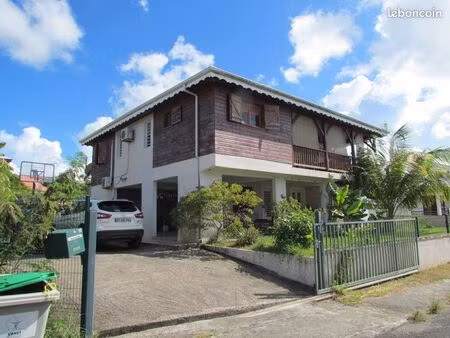 maison 125m2 habitable +80m2 de garage sur terrain 480m2 361000